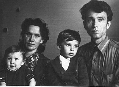     
: FAMILY.JPG
: 565
:	77.6 
ID:	239