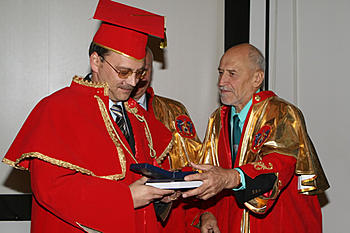     
: zil_akadem_2.jpg
: 1093
:	55.9 
ID:	9103
